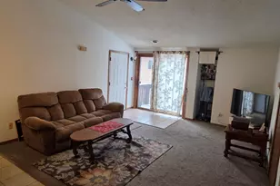 215 Franklin St, Delavan, WI 53115 - Photo 3