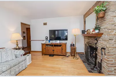 8824 W Harrison Ave, West Allis, WI 53227 - Photo 17