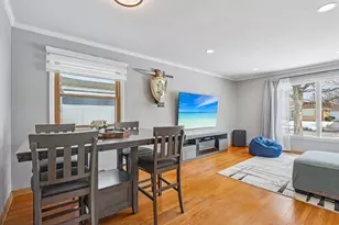 2833 S 72nd St, West Allis, WI 53219 - Photo 9