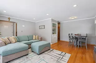 2833 S 72nd St, West Allis, WI 53219 - Photo 7