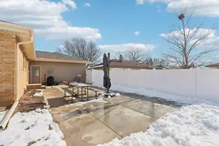 2833 S 72nd St, West Allis, WI 53219 - Photo 37