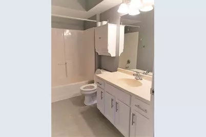 4737 S Hunter Ln, New Berlin, WI 53151 - Photo 9