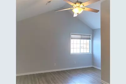 4737 S Hunter Ln, New Berlin, WI 53151 - Photo 11