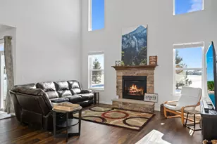 465 Chasefield Dr, Williams Bay, WI 53191 - Photo 11