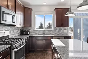 465 Chasefield Dr, Williams Bay, WI 53191 - Photo 17