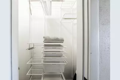 1028 E Juneau Ave #812, Milwaukee, WI 53202 - Photo 5