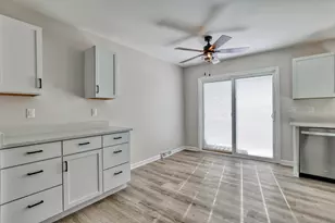 6919 Harvey Ave, Wauwatosa, WI 53213 - Photo 7