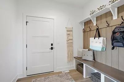 9401 W Huntington Dr, Mequon, WI 53097 - Photo 23