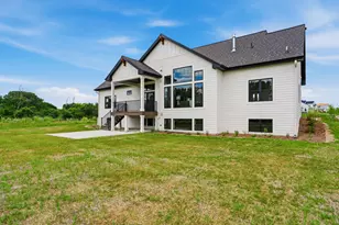 9401 W Huntington Dr, Mequon, WI 53097 - Photo 3