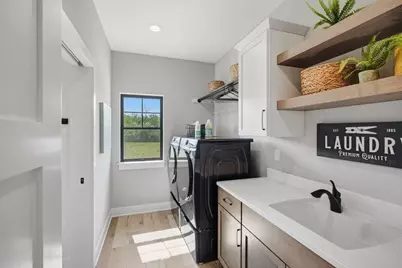 9401 W Huntington Dr, Mequon, WI 53097 - Photo 21