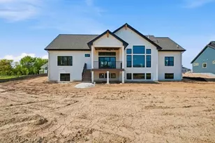 9401 W Huntington Dr, Mequon, WI 53097 - Photo 33