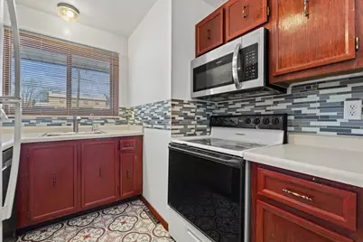 4289 W College Ave, Franklin, WI 53221 - Photo 9