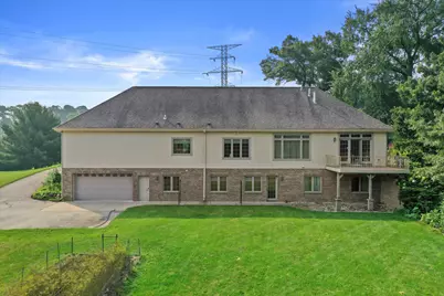 S94W23620  Kunzendorf Ct, Vernon, WI 53103 - Photo 3