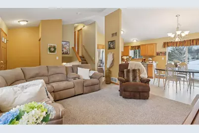 W142N9935  Amber Dr, Germantown, WI 53022 - Photo 7