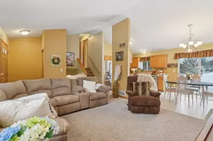 W142N9935 Amber Dr, Germantown, WI 53022 - Photo 7