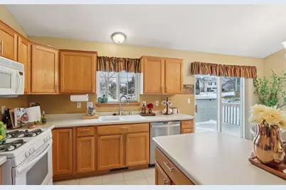 W142N9935  Amber Dr, Germantown, WI 53022 - Photo 13