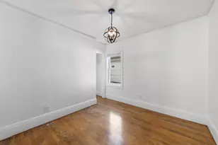 911 W Eula Ct, Glendale, WI 53209 - Photo 9