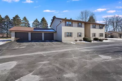 910 E Cedar Ave #604, Manitowoc, WI 54220 - Photo 1