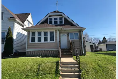 3647A E Munkwitz Ave #upper, Cudahy, WI 53110 - Photo 1
