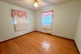 8541 W McMyron St, West Allis, WI 53214 - Photo 9