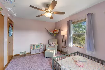 W165N10401  Wagon Trl, Germantown, WI 53022 - Photo 15