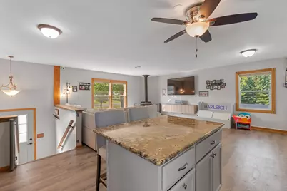 W165N10401  Wagon Trl, Germantown, WI 53022 - Photo 7