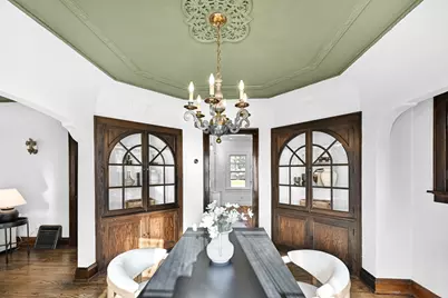 8140  Hillcrest Dr, Wauwatosa, WI 53213 - Photo 9