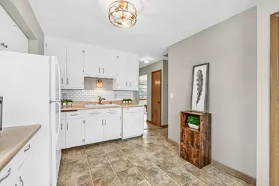 5648 N Dexter Ave, Glendale, WI 53209 - Photo 7