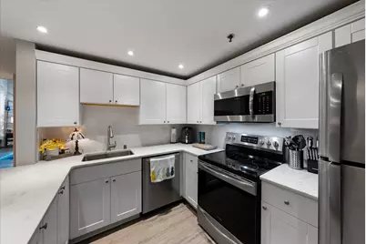 270 E Highland Ave #621, Milwaukee, WI 53202 - Photo 7