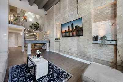 270 E Highland Ave #621, Milwaukee, WI 53202 - Photo 3