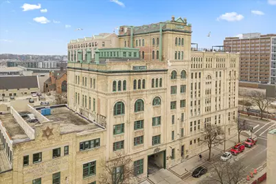 270 E Highland Ave #621, Milwaukee, WI 53202 - Photo 41