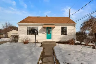 3756 E Waterford Pl, Saint Francis, WI 53235 - Photo 21
