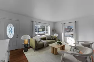 3756 E Waterford Pl, Saint Francis, WI 53235 - Photo 9