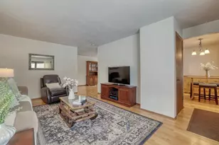 244 Willow Ct, Hartland, WI 53029 - Photo 7