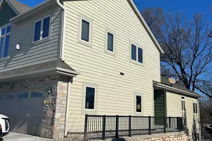 460/460A Cottonwood Ave, Hartland, WI 53029 - Photo 5