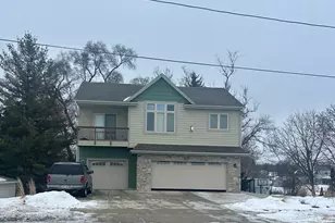 460/460A Cottonwood Ave, Hartland, WI 53029 - Photo 1