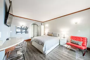 1028 E Juneau Ave, Milwaukee, WI 53202 - Photo 7