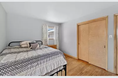 1150  Parkway Dr, Brookfield, WI 53005 - Photo 13