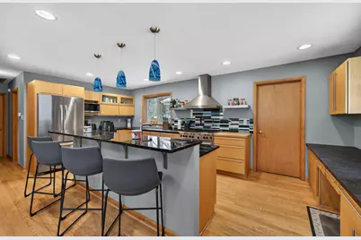 1150  Parkway Dr, Brookfield, WI 53005 - Photo 5