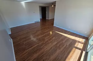 2403 Crosscreek Dr, Sheboygan, WI 53081 - Photo 9