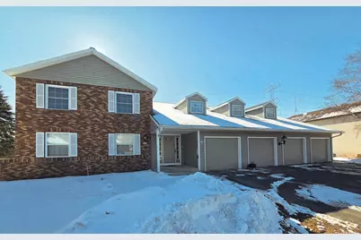 2403  Cross Creek Dr #B, Sheboygan, WI 53081 - Photo 3