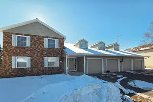 2403 Crosscreek Dr, Sheboygan, WI 53081 - Photo 3