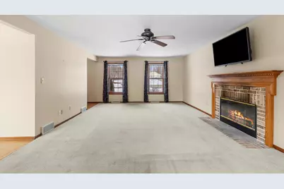 S38W27600  Windsong Rdg, Waukesha, WI 53189 - Photo 11