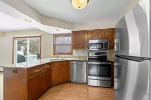 S38W27600 Wind Song Ridge, Waukesha, WI 53189 - Photo 5