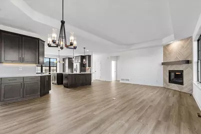 W251N2371  Valleyview Cir, Pewaukee, WI 53072 - Photo 9