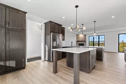 W251N2371  Valleyview Cir, Pewaukee, WI 53072 - Photo 5