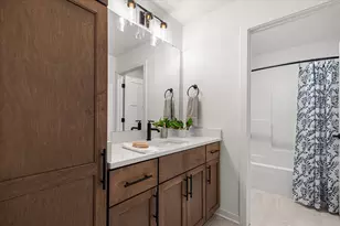 W251N2367 Valleyview Cir, Pewaukee, WI 53072 - Photo 25