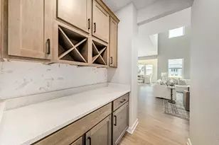 W242N5607 Simona Ct, Sussex, WI 53089 - Photo 5