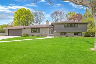 250 W Suburban Ct, Fox Point, WI 53217 - Photo 25