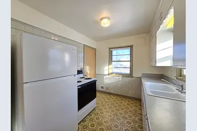 1104 S 107th St, West Allis, WI 53214 - Photo 5